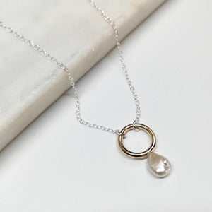 「Nouveau」Collier Cercle et Perle Keshi