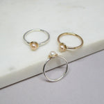 Load image into Gallery viewer, 「New」Tiny Pearl Ring with Gold Circle
