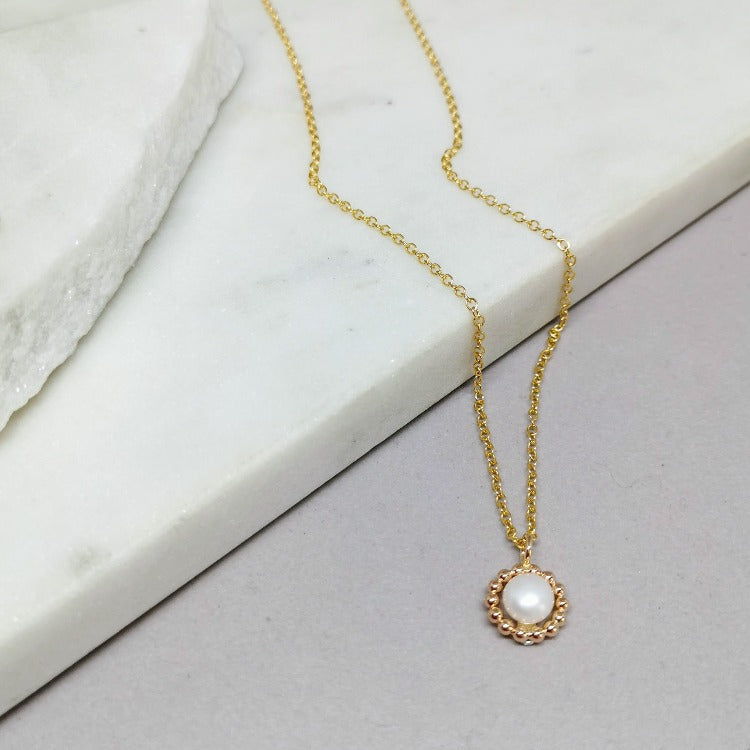 Circle & Pearl Necklace