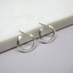 Load image into Gallery viewer, 「New」Chunky Triangle Hoops
